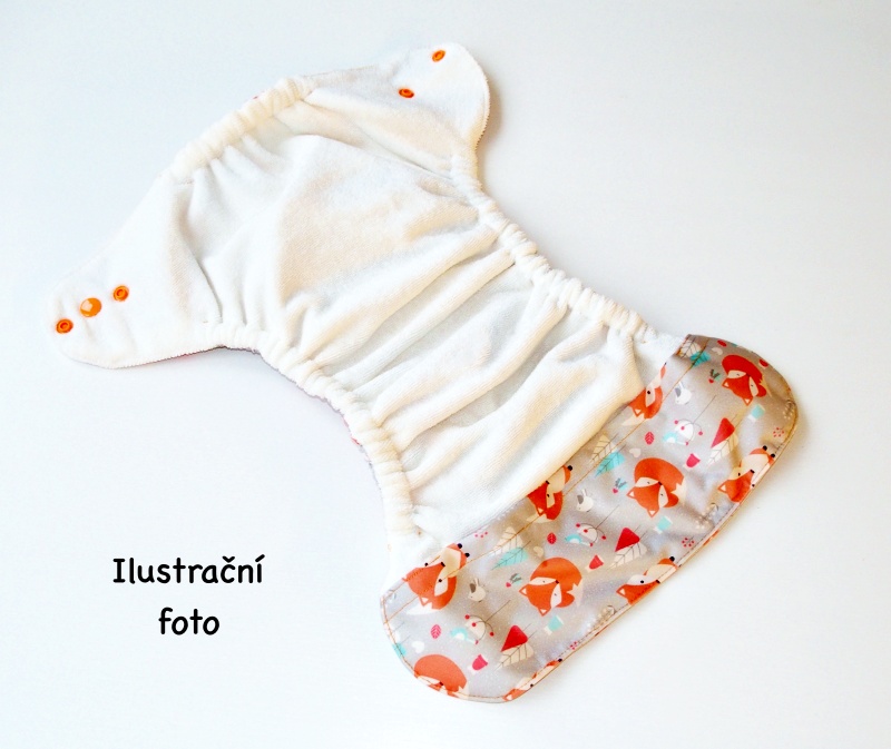 Kapsová plena Majab na PAT (Bambus, SUPER AIR PUL, černé patentky) - Zvědavá liščata/bílá